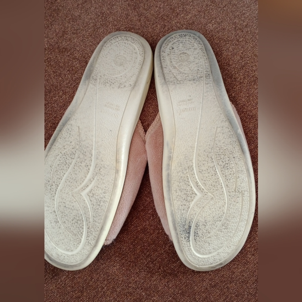 Women's Cream Open-Toe Slippers - Picture 2 of 2